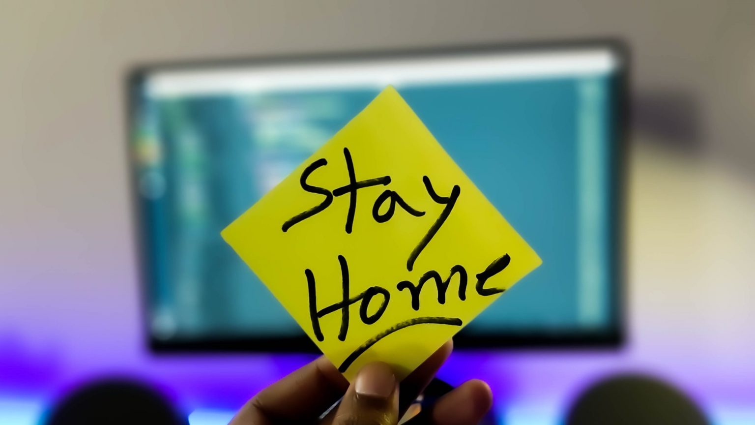 Everyone Should Stay Home (Covid19)